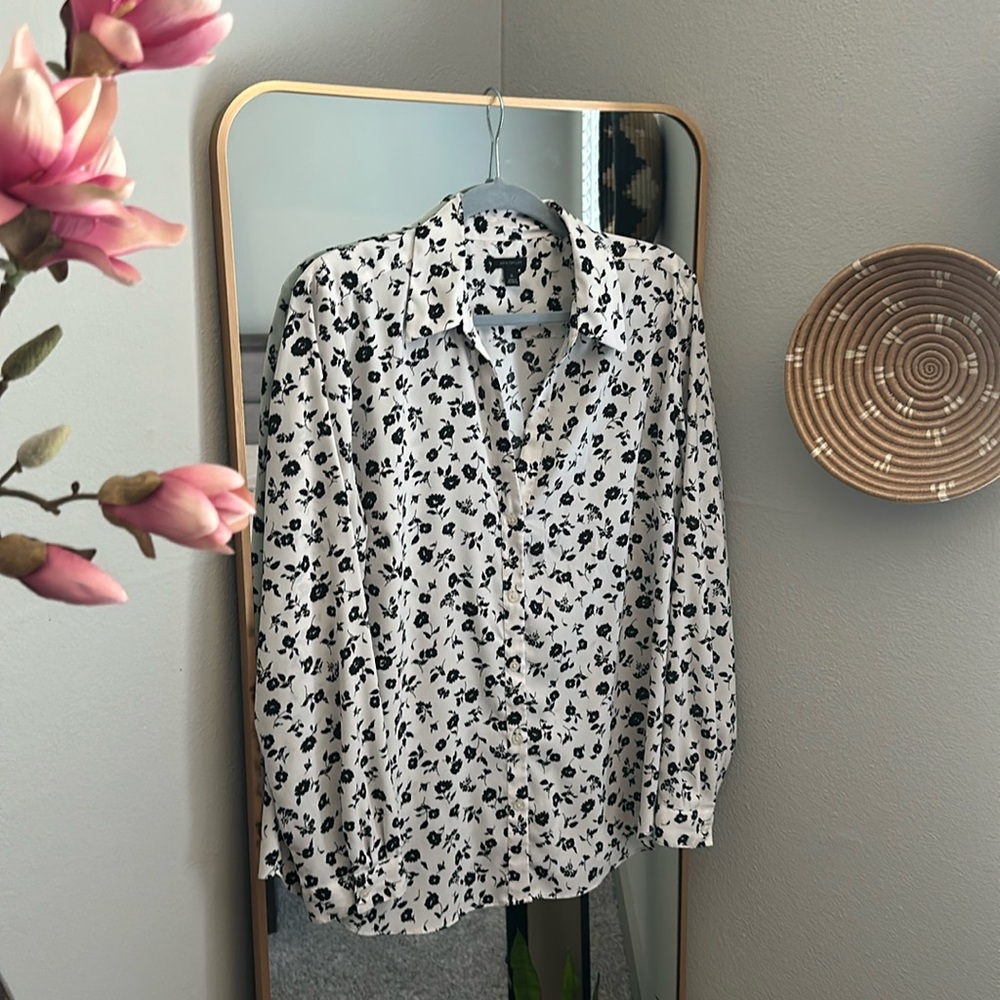 Ann Taylor Button Down (XL)